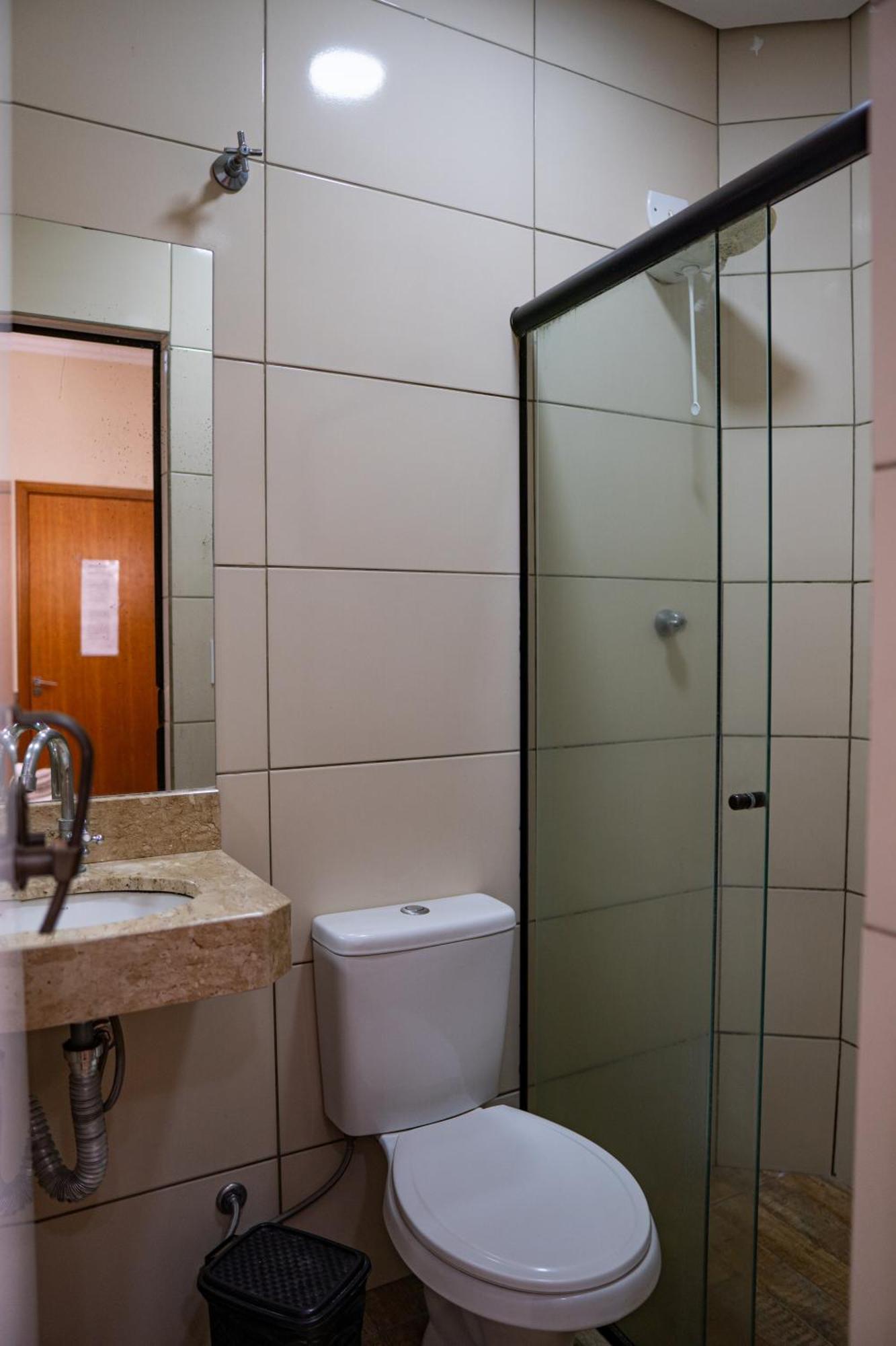 Hotel Nixon Proximo, Rodoviaria, Prefeitura E A Matriz Central Itai  Екстер'єр фото